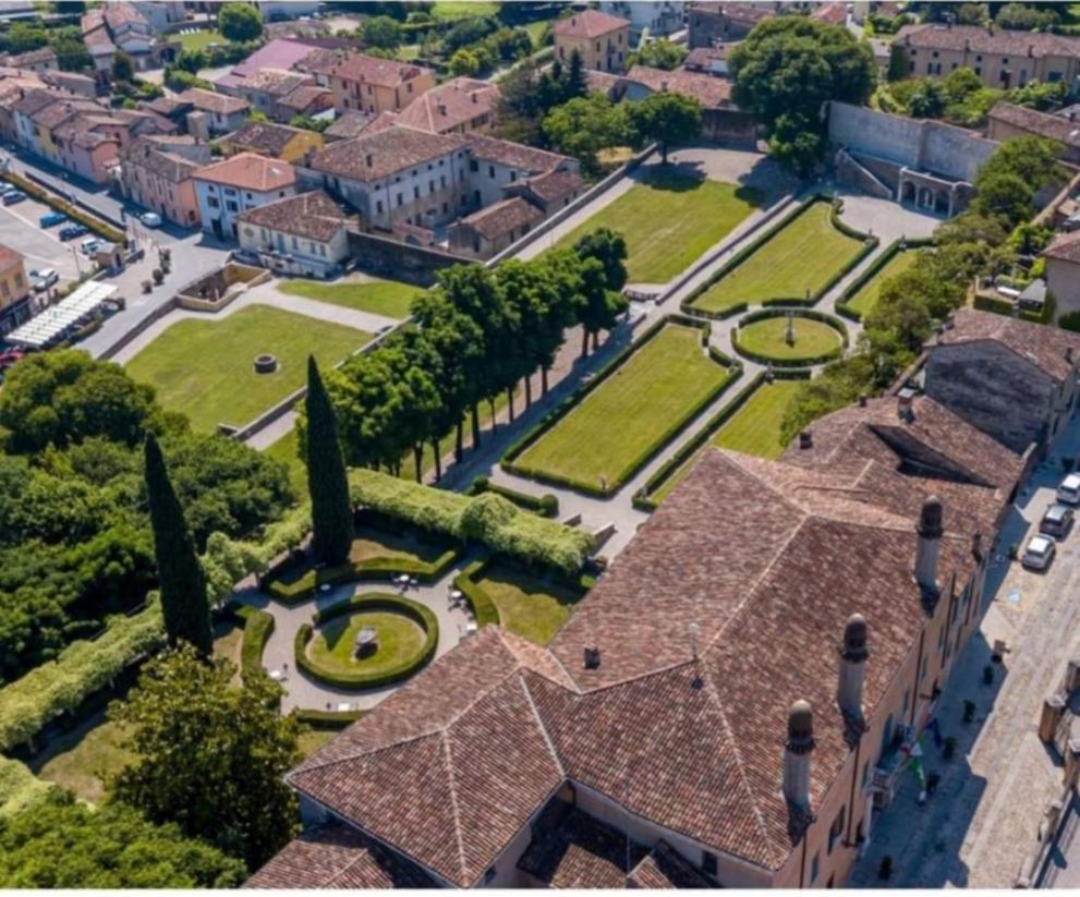 Pace, Luminosità e comodità a due passi dal Garda Volta Mantovana Exterior foto